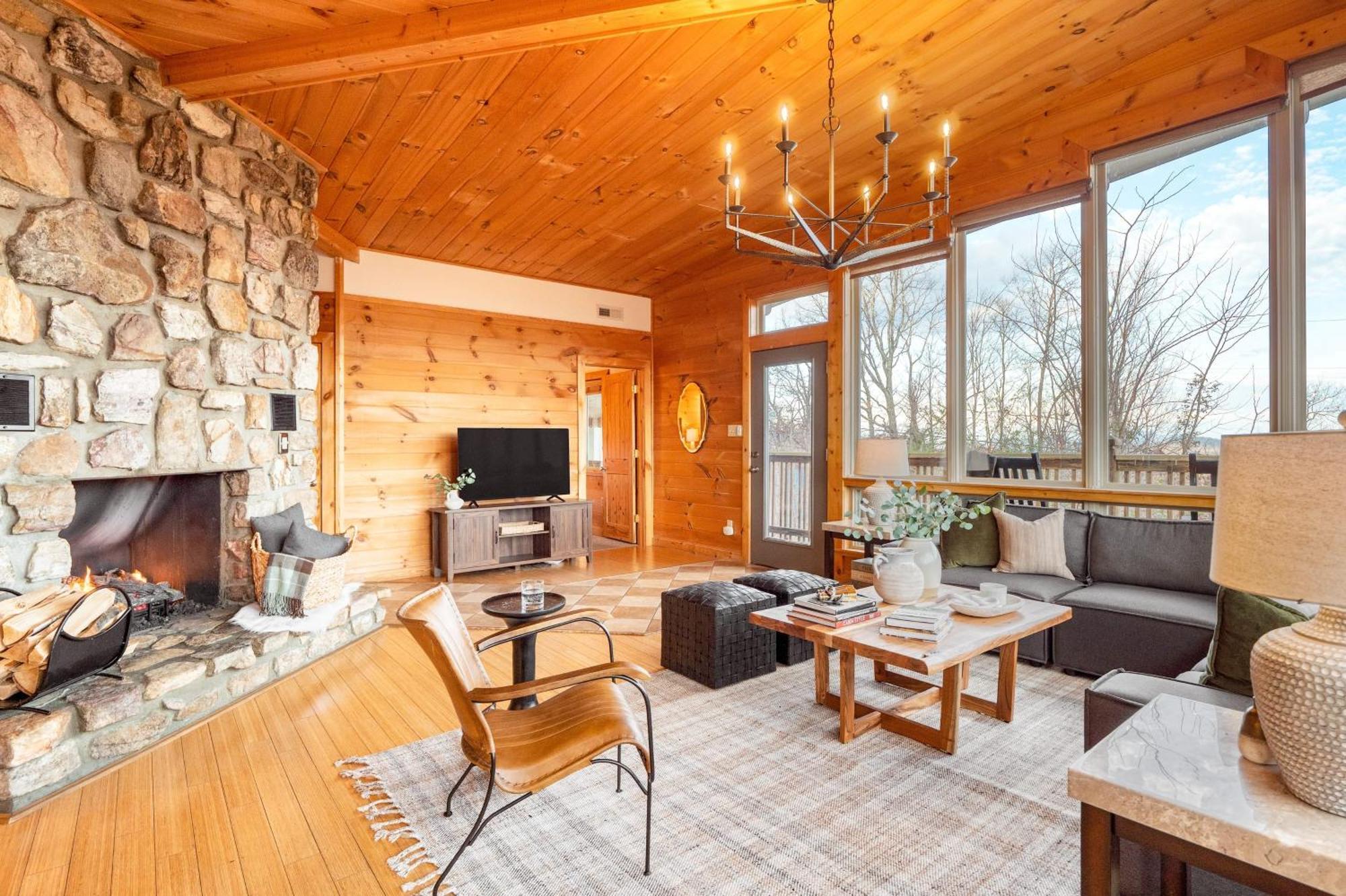 Chestnut By Avantstay Mountain Cabin W Treetop Views Hot Tub Game Room Gatlinburg Dış mekan fotoğraf
